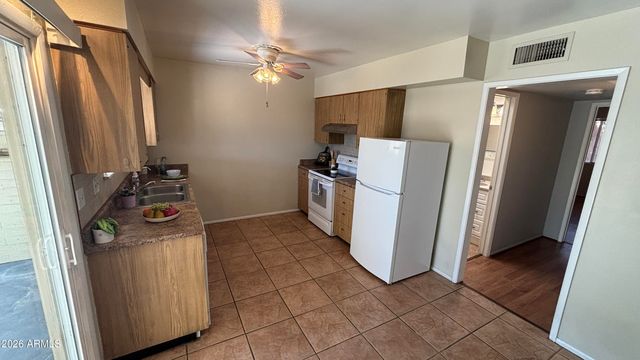 10537 W COGGINS Drive, Sun City, AZ 85351