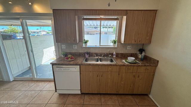 10537 W COGGINS Drive, Sun City, AZ 85351