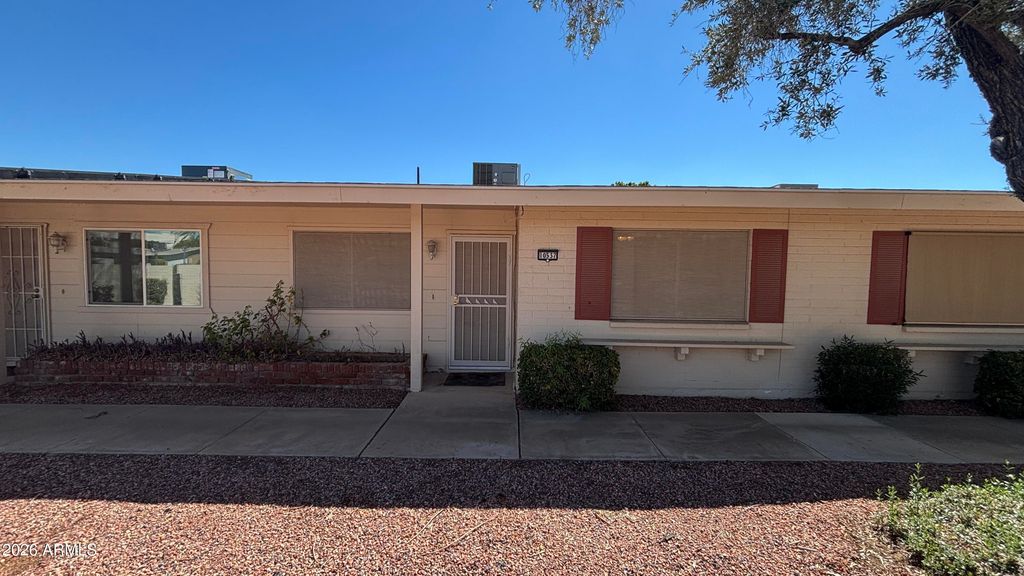 10537 W COGGINS Drive, Sun City, AZ 85351