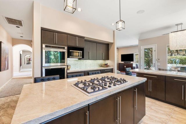 66 Victor Hugo Road, Rancho Mirage, CA 92270