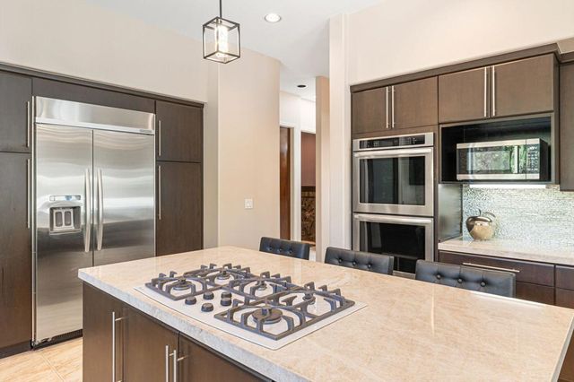66 Victor Hugo Road, Rancho Mirage, CA 92270