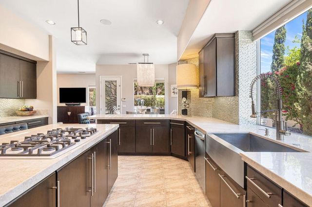 66 Victor Hugo Road, Rancho Mirage, CA 92270