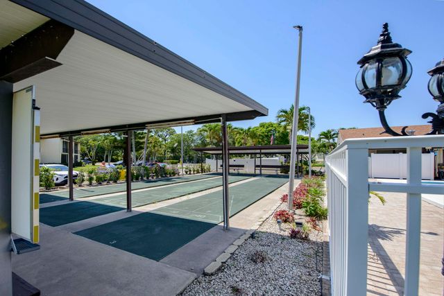 5760 Pine Wood Drive D-1, Greenacres, FL 33463