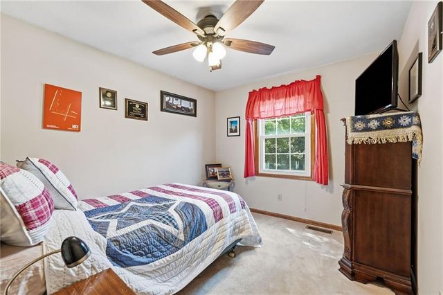 7934 NW 76th Terrace, Kansas City, MO 64152