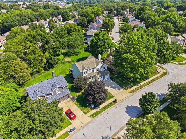 7934 NW 76th Terrace, Kansas City, MO 64152