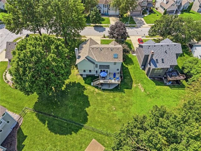 7934 NW 76th Terrace, Kansas City, MO 64152