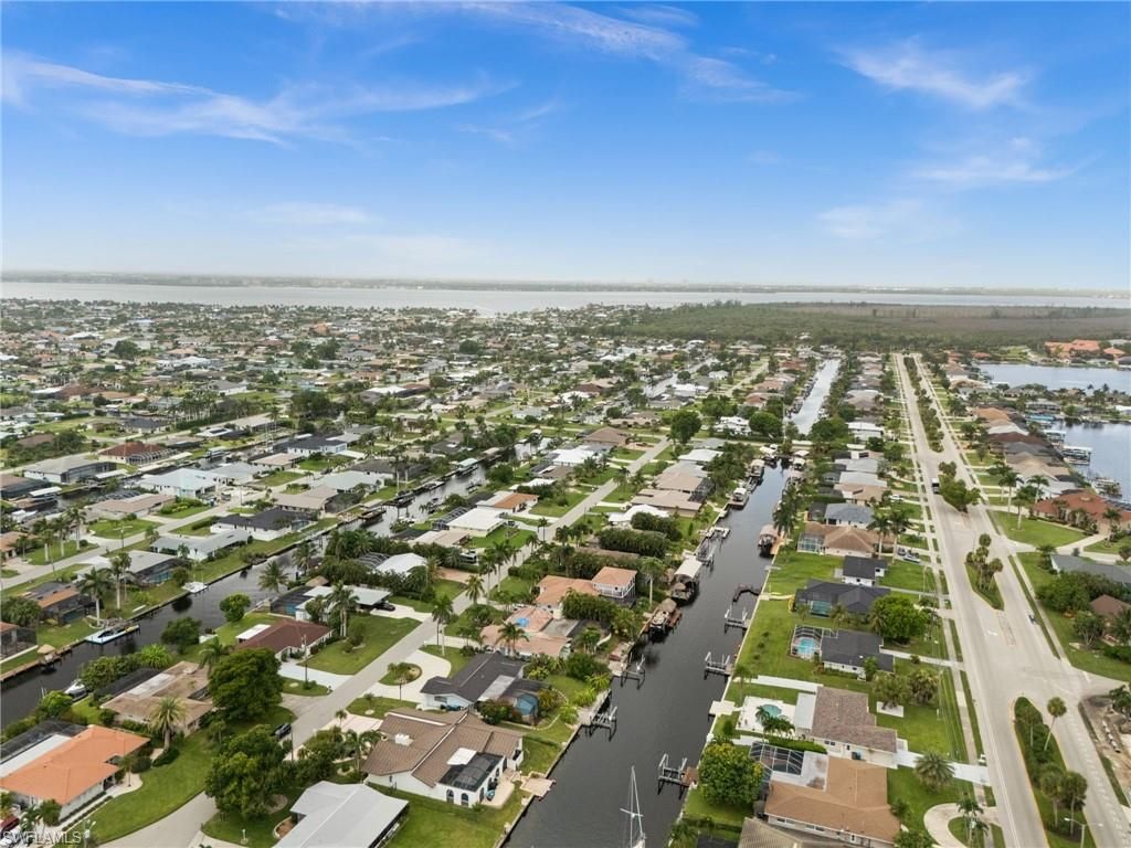 Image 33 of property listing at 5122 SW 3rd AVE, Cape Coral, FL 33914