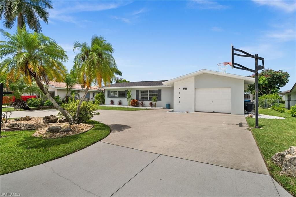 Image 4 of property listing at 5122 SW 3rd AVE, Cape Coral, FL 33914