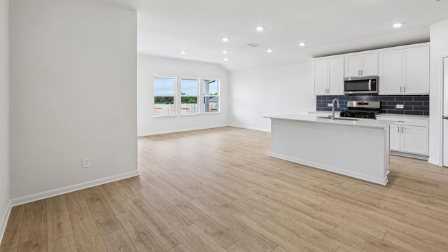 25525 Farmers Crop LN, Elgin, TX 78621