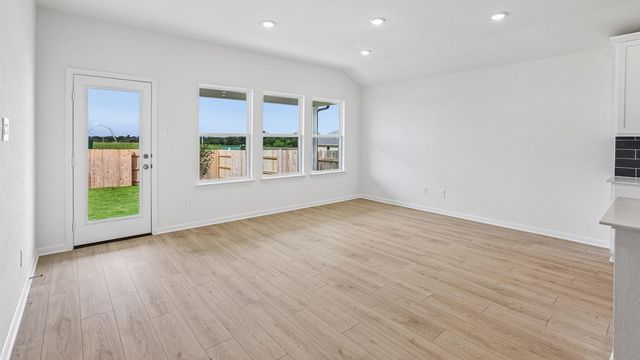 25525 Farmers Crop LN, Elgin, TX 78621