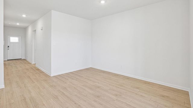 25525 Farmers Crop LN, Elgin, TX 78621