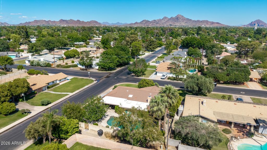 Image 28 of property listing at 7138 N 11TH Avenue, Phoenix, AZ 85021