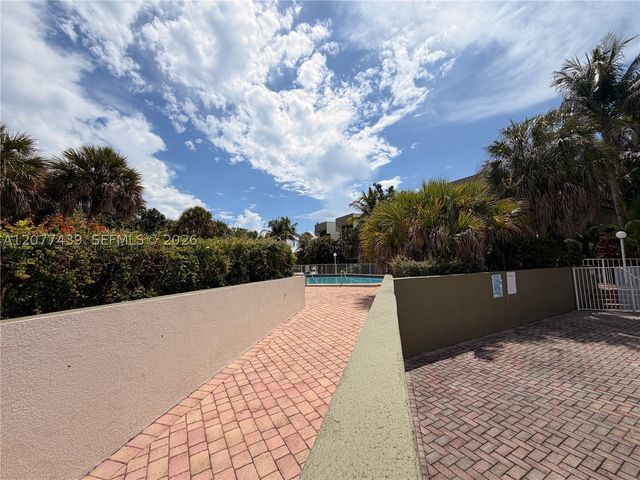 4235 N University Dr 103, Sunrise, FL 33351