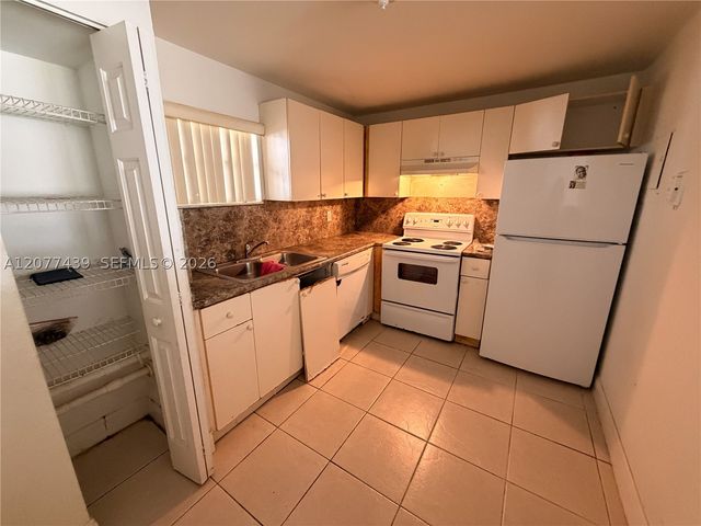 4235 N University Dr 103, Sunrise, FL 33351