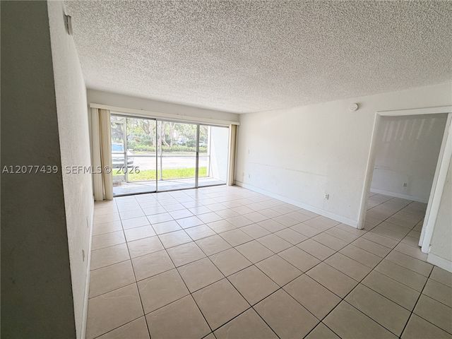 4235 N University Dr 103, Sunrise, FL 33351