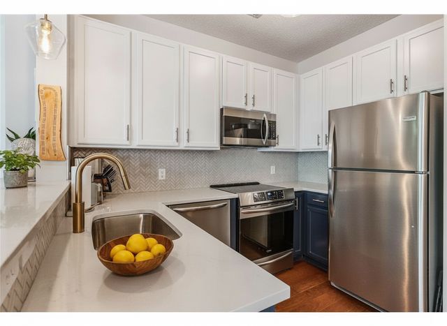615 N 1st Street 115, Minneapolis, MN 55401