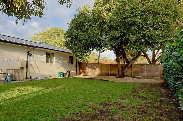 10804 NW 2nd Ave, Miami Shores, FL 33168