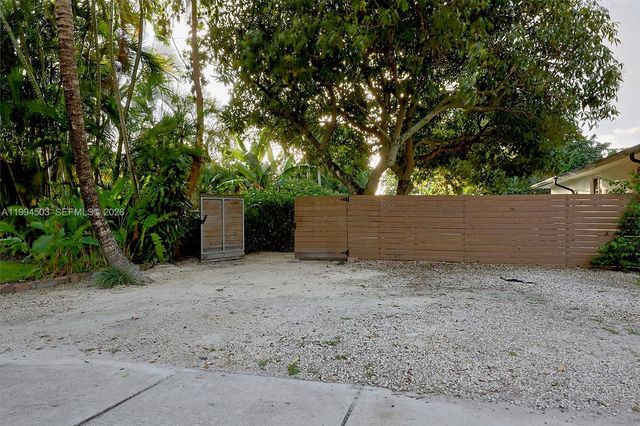 10804 NW 2nd Ave, Miami Shores, FL 33168
