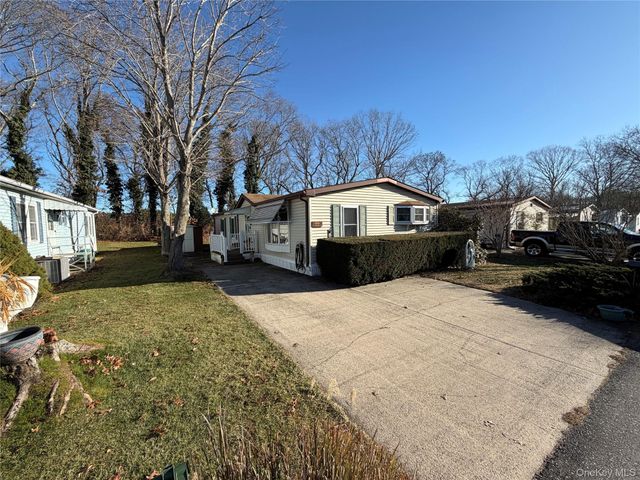 1800 Osborn Avenue 27E, Riverhead, NY 11901