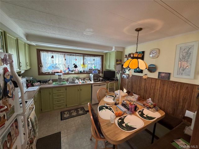 1800 Osborn Avenue 27E, Riverhead, NY 11901