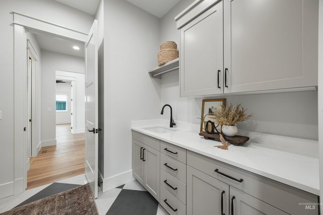 1036 E Snag St, Meridian, ID 83642
