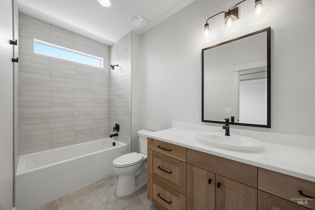 1036 E Snag St, Meridian, ID 83642