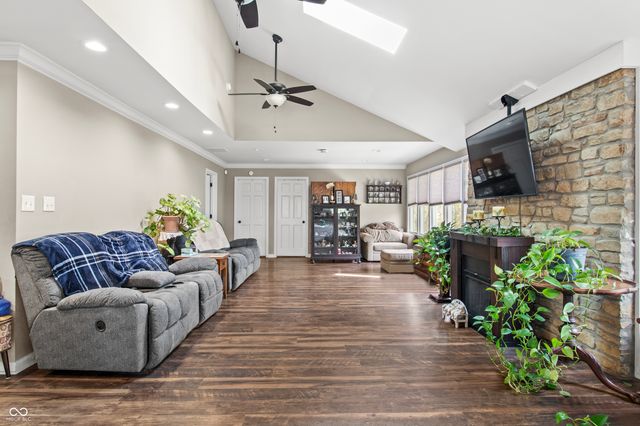 6029 E County Road 121 N, Avon, IN 46123