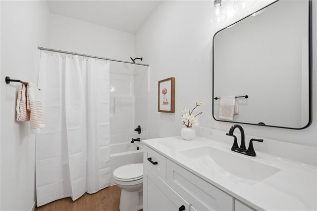 945 Eisenhower Boulevard, North Liberty, IA 52317