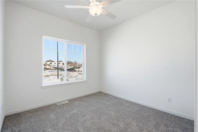 945 Eisenhower Boulevard, North Liberty, IA 52317