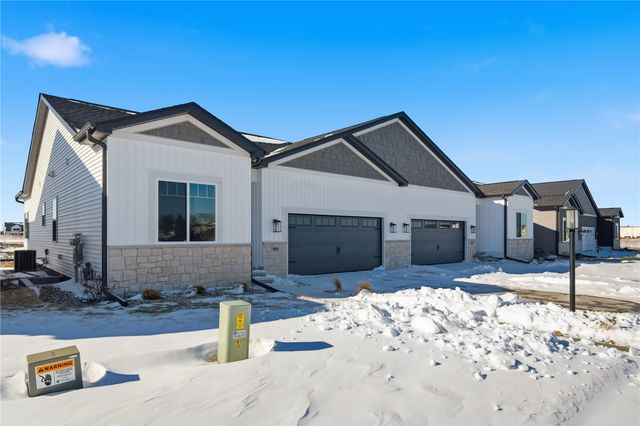 945 Eisenhower Boulevard, North Liberty, IA 52317