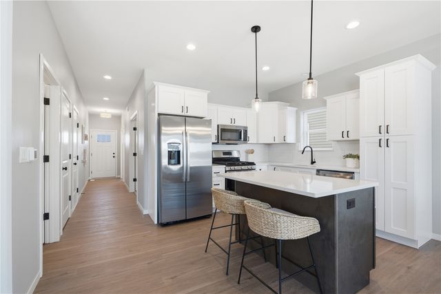 945 Eisenhower Boulevard, North Liberty, IA 52317