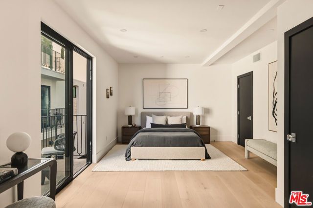 11967 Mayfield Ave 108, Los Angeles, CA 90049