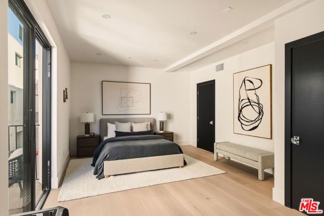 11967 Mayfield Ave 108, Los Angeles, CA 90049