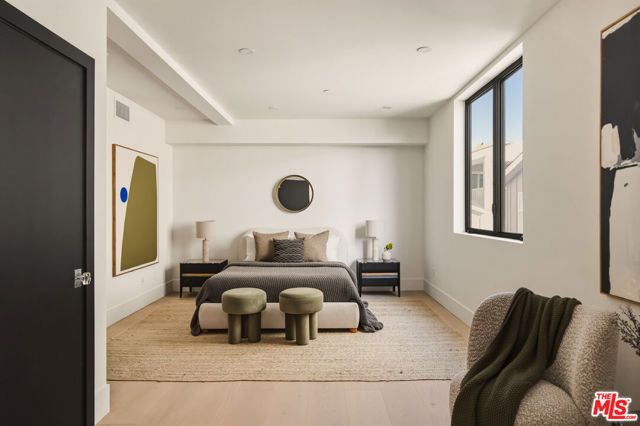 11967 Mayfield Ave 108, Los Angeles, CA 90049