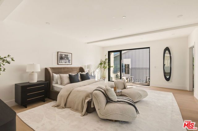 11967 Mayfield Ave 108, Los Angeles, CA 90049