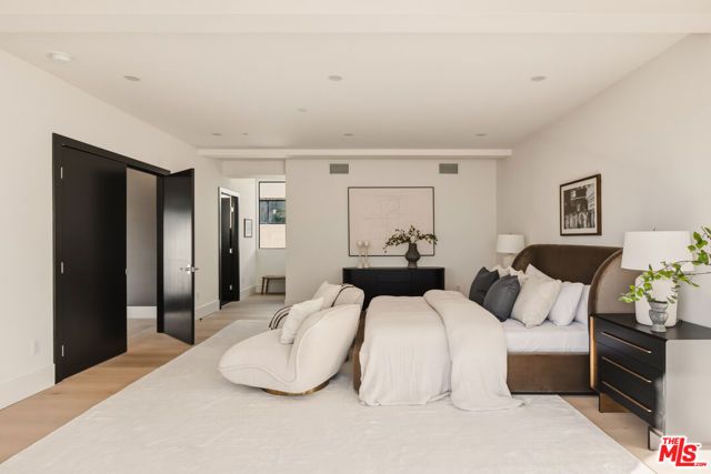 11967 Mayfield Ave 108, Los Angeles, CA 90049