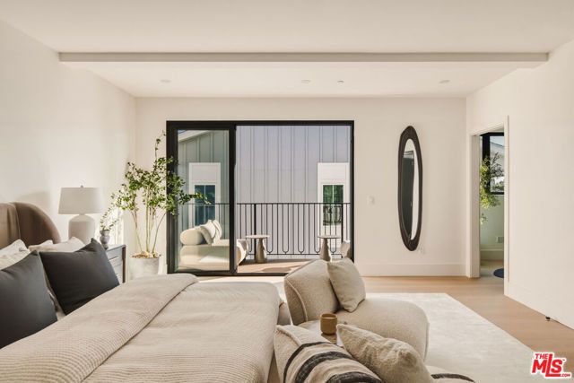 11967 Mayfield Ave 108, Los Angeles, CA 90049