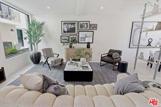 11967 Mayfield Ave 108, Los Angeles, CA 90049