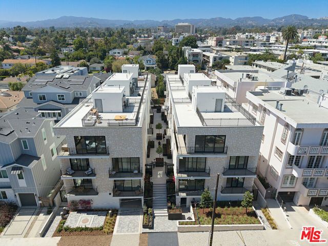 11967 Mayfield Ave 108, Los Angeles, CA 90049