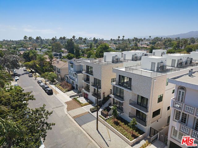 11967 Mayfield Ave 108, Los Angeles, CA 90049