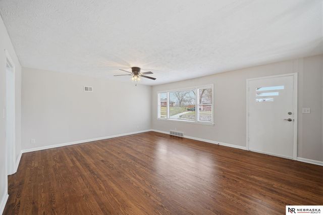 3301 N 14th Street, Lincoln, NE 68521