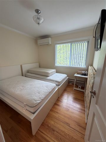 8 Peter Way, Kiamesha Lake, NY 12751