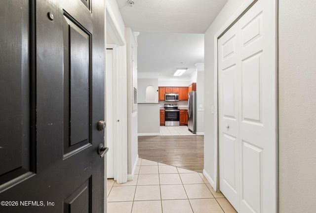 8550 TOUCHTON Road 511, Jacksonville, FL 32216