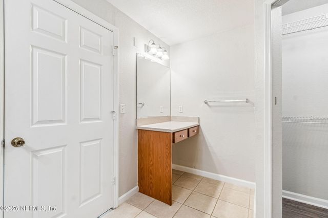 8550 TOUCHTON Road 511, Jacksonville, FL 32216