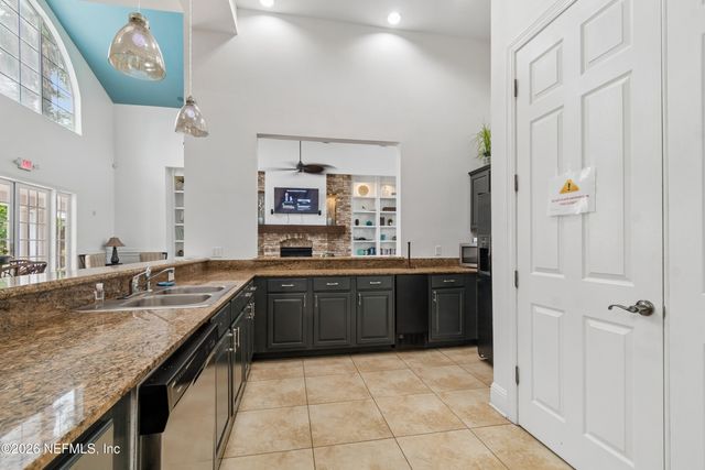 8550 TOUCHTON Road 511, Jacksonville, FL 32216