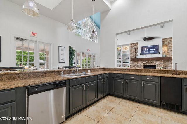 8550 TOUCHTON Road 511, Jacksonville, FL 32216