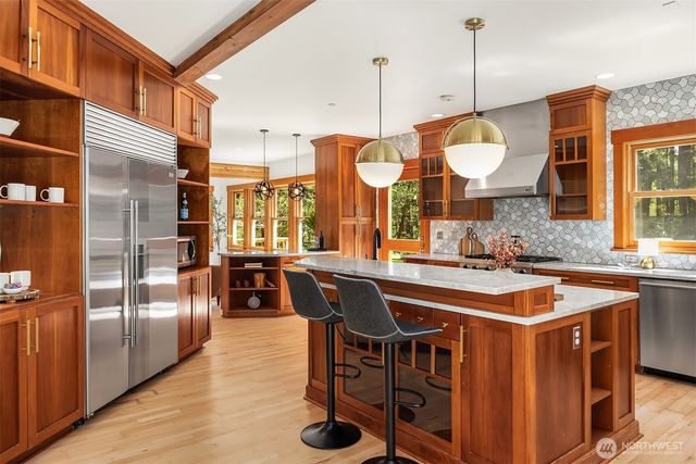 18305 121st Avenue SW, Vashon, WA 98070