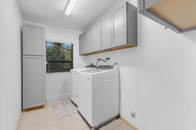 5270 NW 73rd Way, Lauderhill, FL 33319