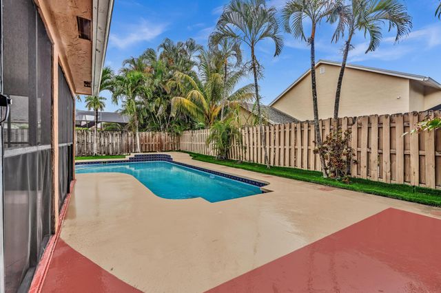 5270 NW 73rd Way, Lauderhill, FL 33319