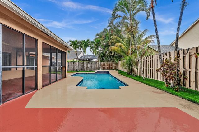 5270 NW 73rd Way, Lauderhill, FL 33319